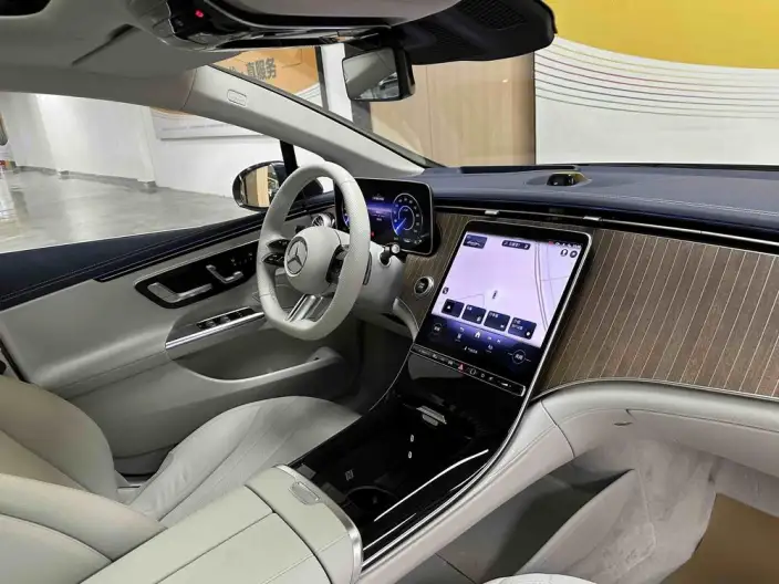 Mercedes-Benz EQE 2025 Model EQE 500 4MATIC Deluxe Edition – фото 8