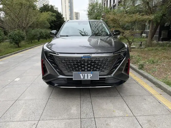 Changan Auchan Z6 2022 Model Blue whale 1.5T DCT Smart Prestige Model – фото 2