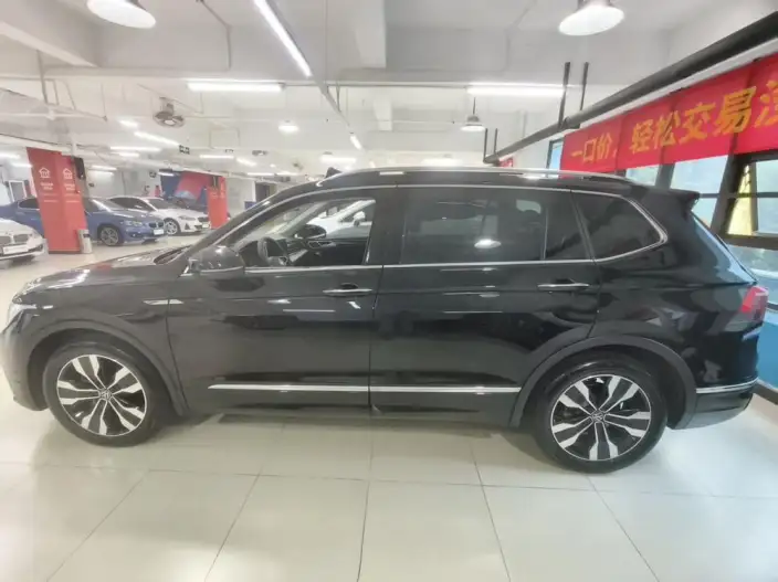 Volkswagen Tiguan L 2022 Model 330TSI Automatic 2WD R-Line Enjoy the version more