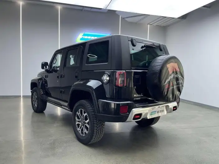 BAIC BJ40 2023 Model 2.0T Automatic 4WD City Hunter Edition Warrior Model – фото 5