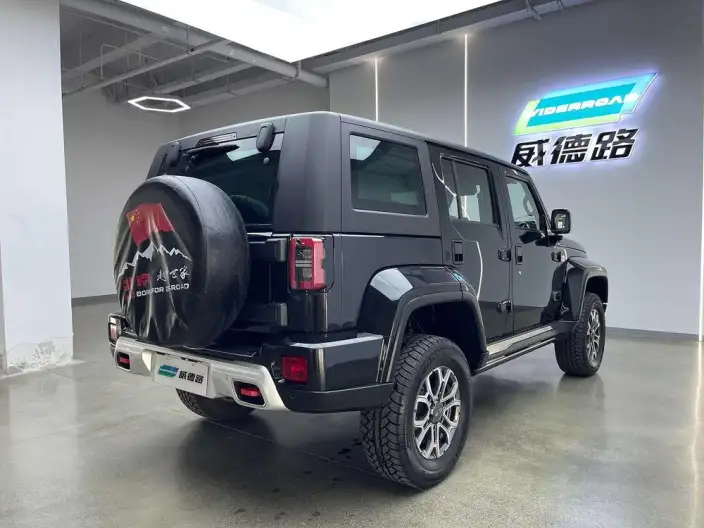 BAIC BJ40 2023 Model 2.0T Automatic 4WD City Hunter Edition Warrior Model – фото 7