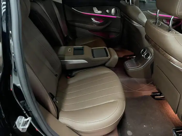 Mercedes-Benz E-Class 2023 Model E 300 L Luxury Model sedan – фото 8