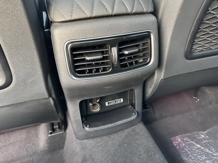 Hongqi HS5 2022 Model 2.0T Smart Flag Enjoy Edition – фото 10