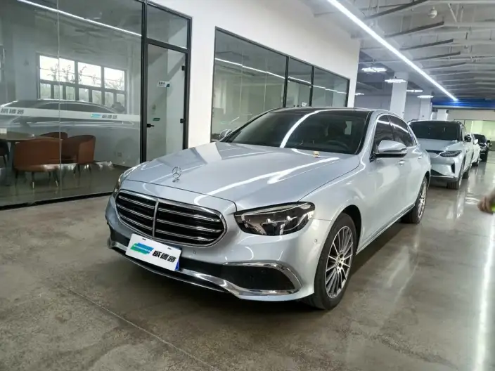 Mercedes-Benz E-Class 2022 Model Facelift II E 260 L sedan – фото 1