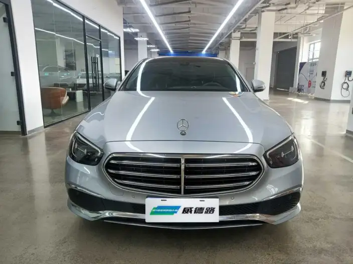 Mercedes-Benz E-Class 2022 Model Facelift II E 260 L sedan – фото 2