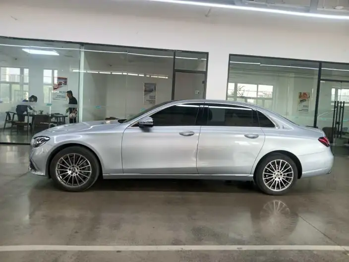 Mercedes-Benz E-Class 2022 Model Facelift II E 260 L sedan – фото 3