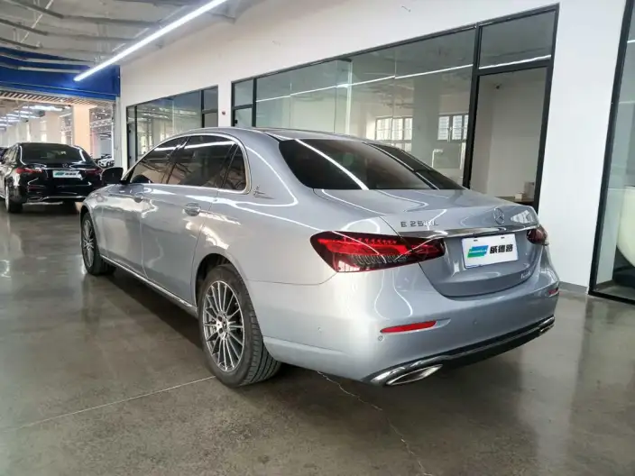 Mercedes-Benz E-Class 2022 Model Facelift II E 260 L sedan – фото 4