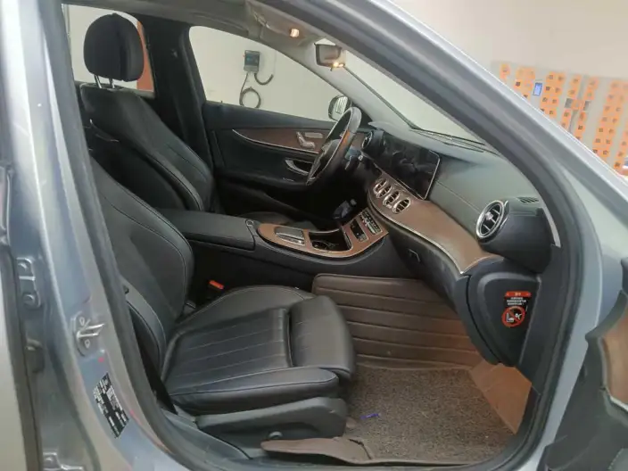 Mercedes-Benz E-Class 2022 Model Facelift II E 260 L sedan – фото 9