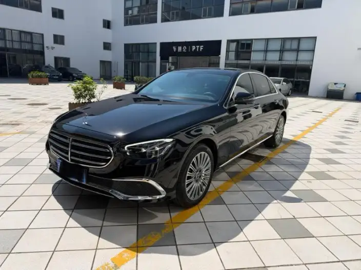 Mercedes-Benz E-Class 2023 Model E 300 L Fashion Model sedan – фото 1