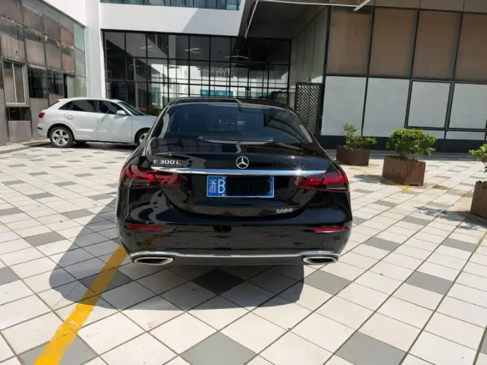 Mercedes-Benz E-Class 2023 Model E 300 L Fashion Model sedan – фото 5