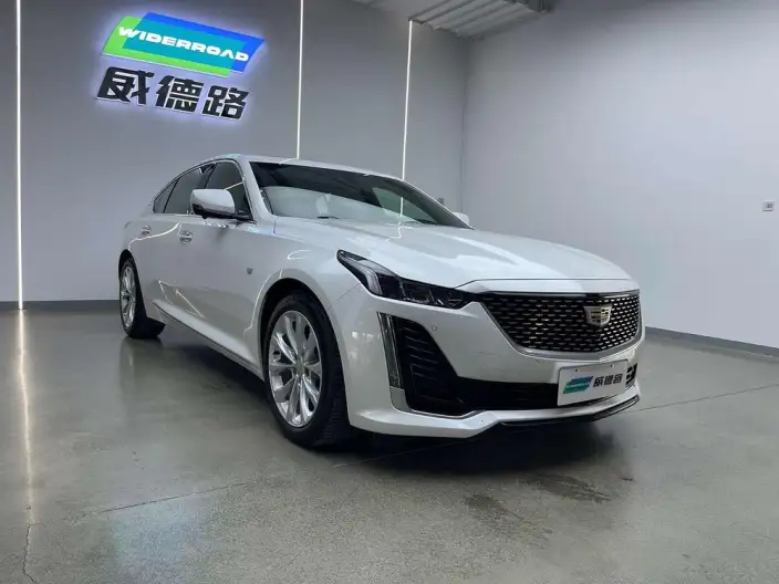 Cadillac CT5 2022 Model 28T Fashion Model – фото 3