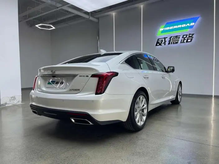 Cadillac CT5 2022 Model 28T Fashion Model – фото 7
