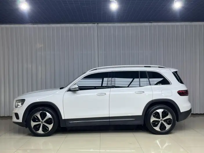 Mercedes-Benz GLB 2023 Model GLB 220 Fashion Model – фото 4