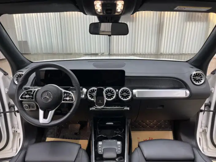 Mercedes-Benz GLB 2023 Model GLB 220 Fashion Model – фото 10
