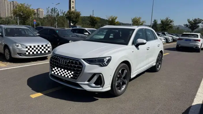 AUDI Q3 2024 Model 35 TFSI Fashion Dynamic Model