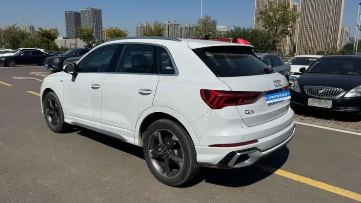 AUDI Q3 2024 Model 35 TFSI Fashion Dynamic Model