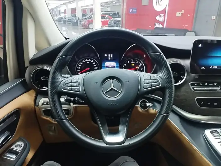 Mercedes-Benz V-Class 2021 Model V 260 L Long wheelbase Premium Edition – фото 10