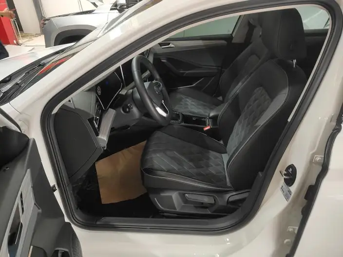 Volkswagen Sagitar 2025 Model 300TSI DSG Beyond Edition – фото 10