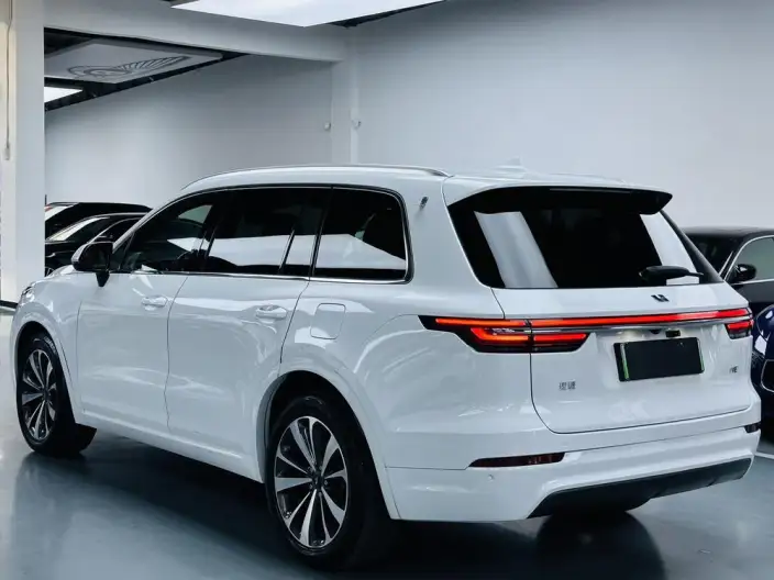 Li Auto ONE 2020 Model Extended Range 6 seat Edition – фото 5