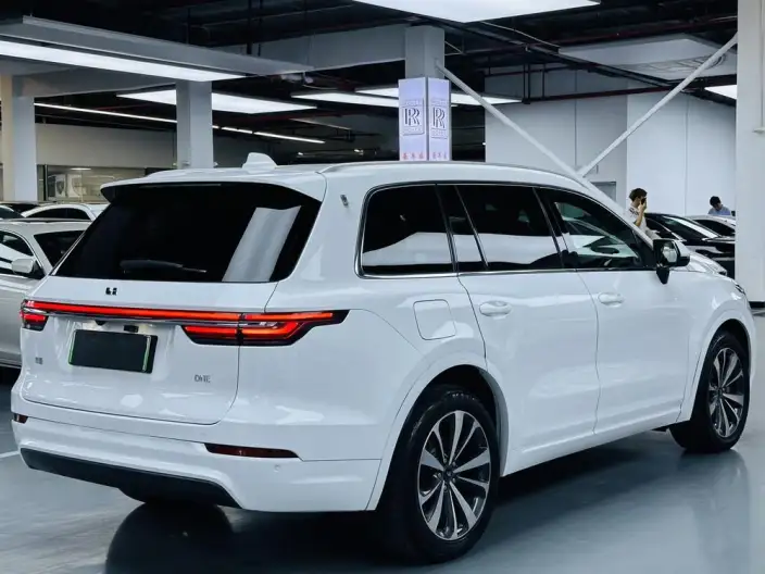 Li Auto ONE 2020 Model Extended Range 6 seat Edition – фото 7