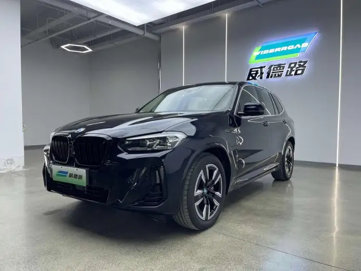 BMW iX3 2024 Model Leading Model – фото 1