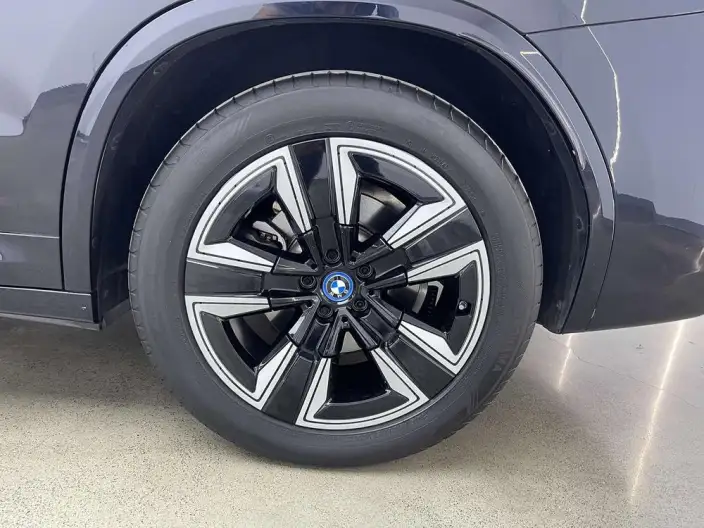 BMW iX3 2024 Model Leading Model – фото 7