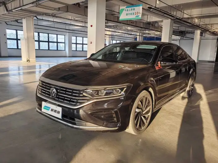 Volkswagen Passat 2022 Model 330TSI Deluxe Edition – фото 1