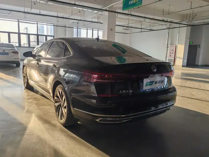Volkswagen Passat 2022 Model 330TSI Deluxe Edition – фото 4