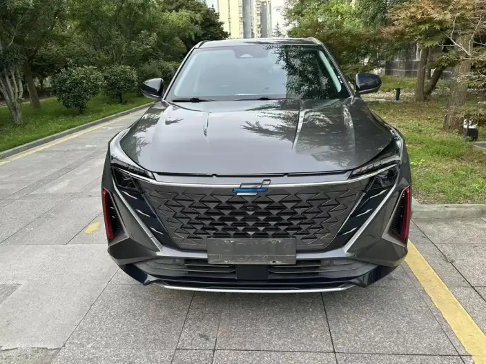 Changan Auchan Z6 2022 Model Blue whale 1.5T DCT Smart Enjoy Model