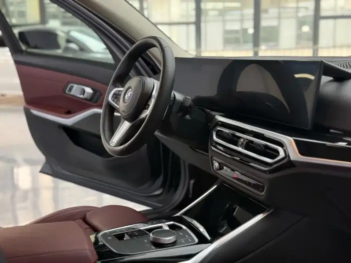 BMW 3 Series 2023 Model 320Li M Sports Set – фото 10