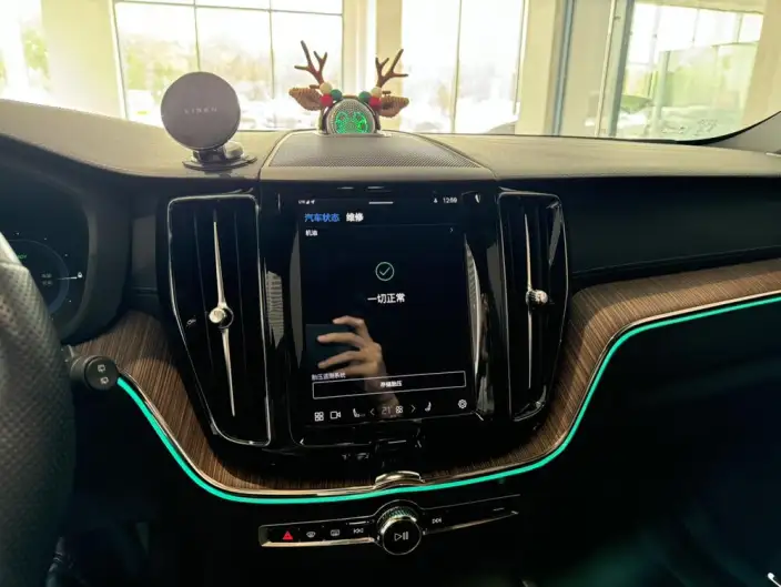 Volvo XC60 PHEV 2023 Model T8 4WD Long Battery Life Pro Smart Range Deluxe Edition – фото 8