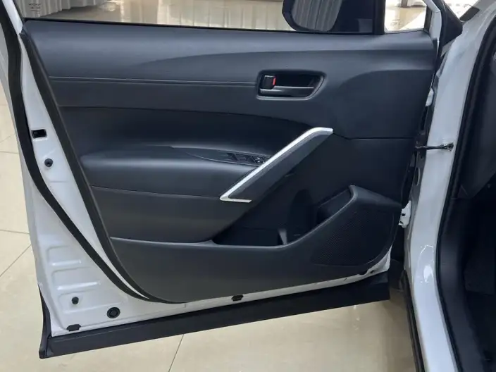 Toyota Corolla Cross 2024 Model 2.0L CVT Pioneer Edition – фото 10