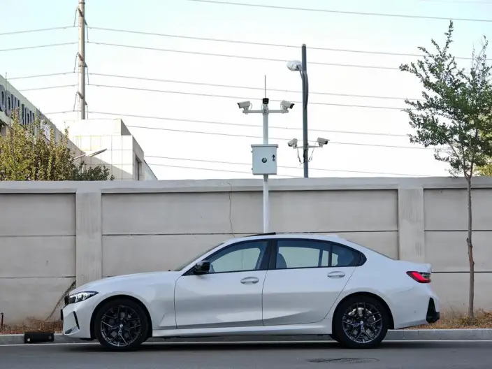 BMW 3 Series 2025 Model 330Li M Sports Night Set – фото 3