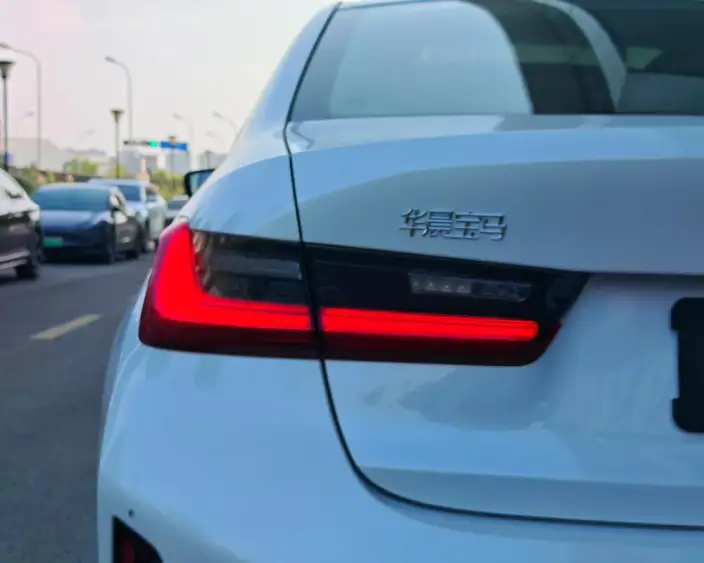 BMW 3 Series 2025 Model 330Li M Sports Night Set – фото 9