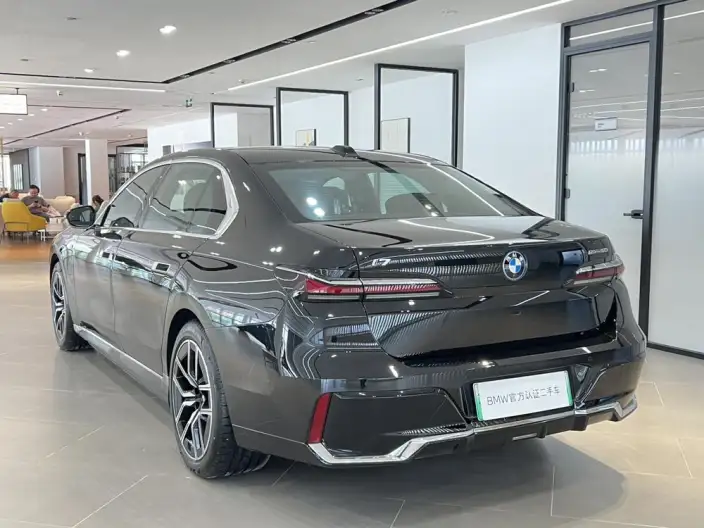 BMW i7 2023 Model eDrive50L Leading Model M Sports Set – фото 4