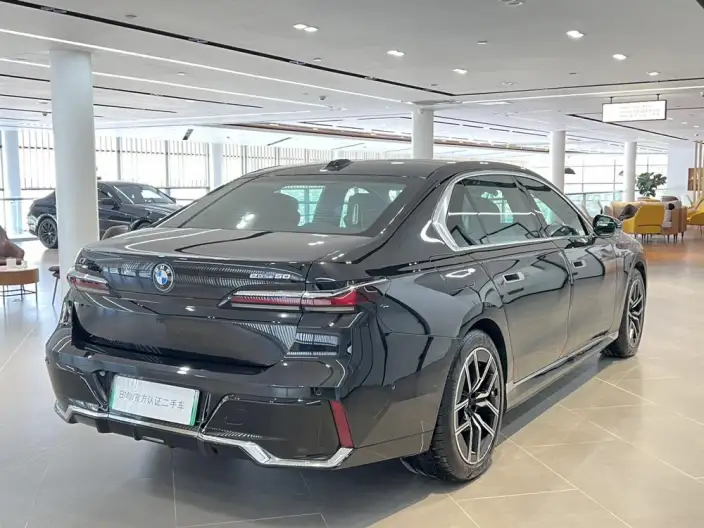BMW i7 2023 Model eDrive50L Leading Model M Sports Set – фото 6