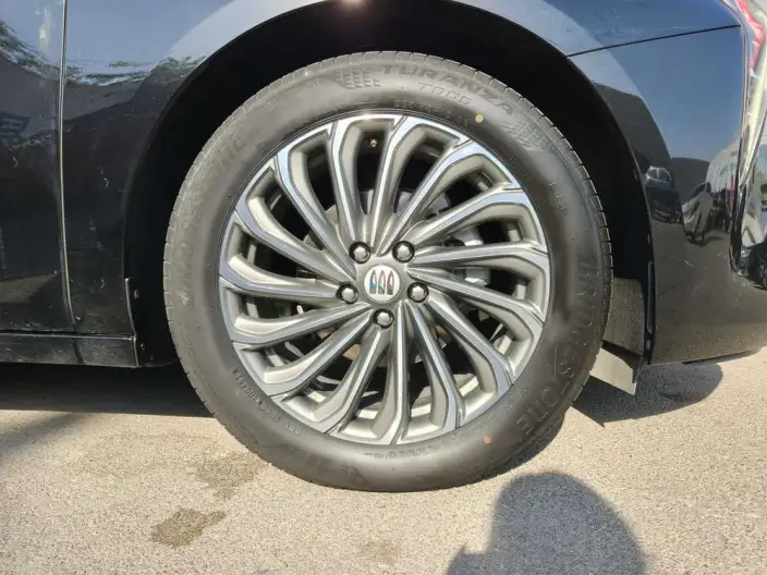 Buick LaCrosse 2023 Model 28T Automatic Yue Zun Edition – фото 6