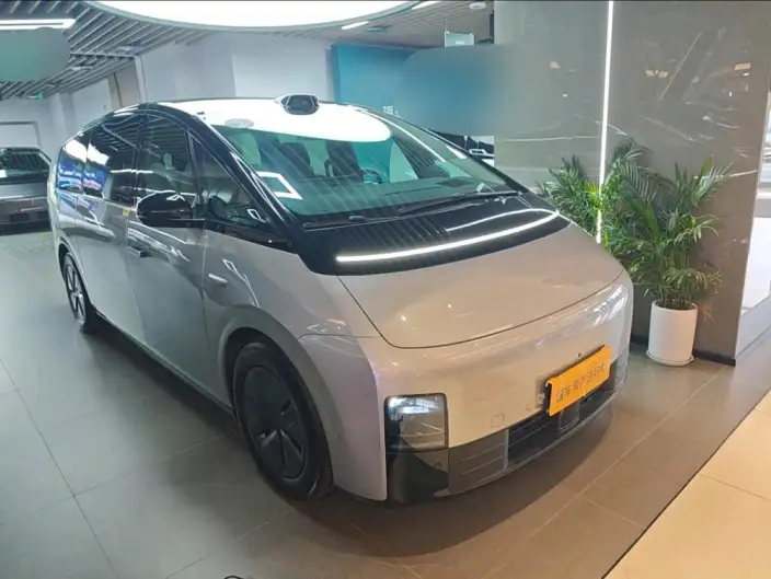 Li Auto MEGA 2024 Model Ultra Edition – фото 2