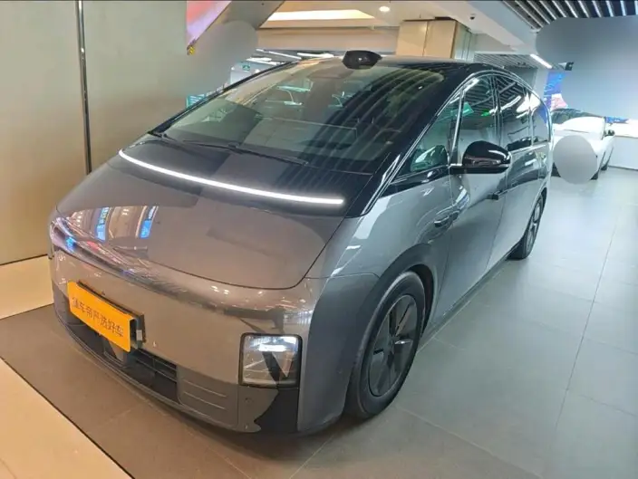Li Auto MEGA 2024 Model Ultra Edition – фото 1