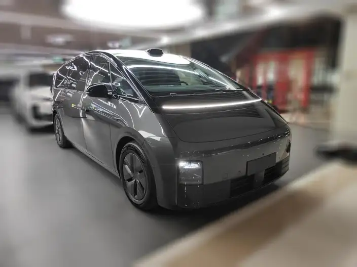 Li Auto MEGA 2024 Model Ultra Edition – фото 2