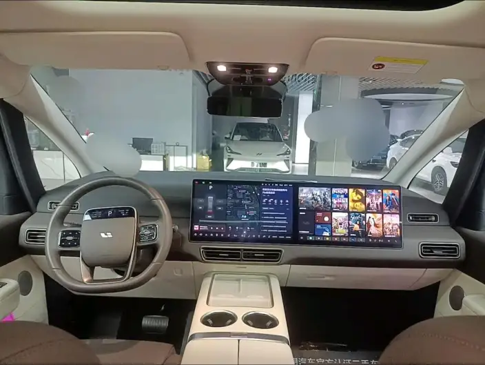 Li Auto MEGA 2024 Model Ultra Edition – фото 7