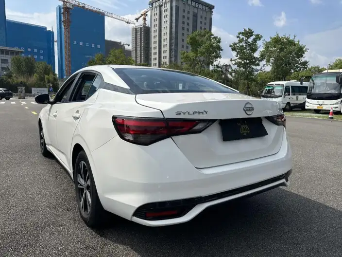 Nissan Sylphy 2023 Model 1.6L CVT Yuexiang Edition – фото 5