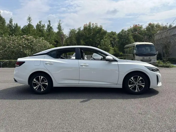 Nissan Sylphy 2023 Model 1.6L CVT Yuexiang Edition – фото 8