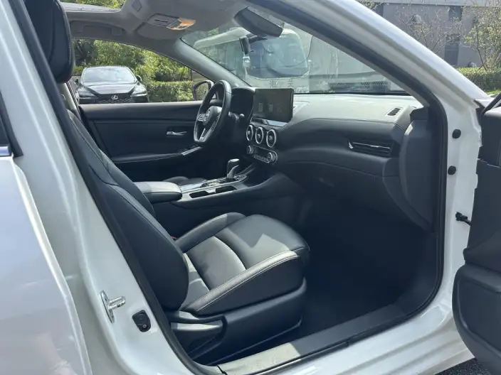 Nissan Sylphy 2023 Model 1.6L CVT Yuexiang Edition – фото 9