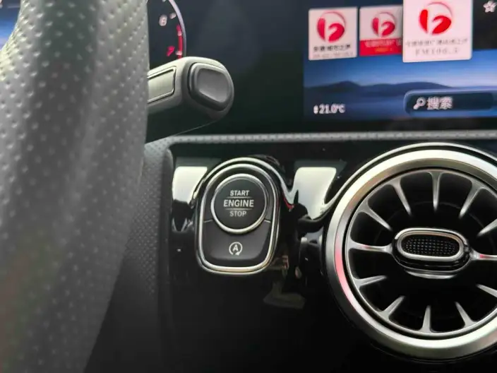 Mercedes-Benz A-class 2023 Model A 200 L Sports sedan Fashion Edition – фото 8
