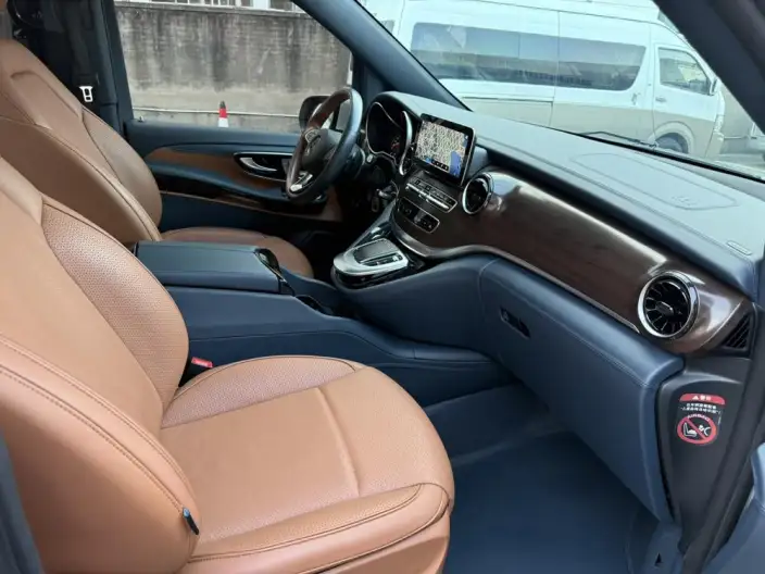 Mercedes-Benz V-Class 2021 Model V 260 Pilot Edition – фото 6