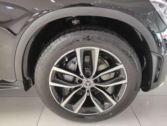 Mercedes-Benz GLC 2022 Model Facelift GLC 300 L 4MATIC Dynamic Model – фото 8
