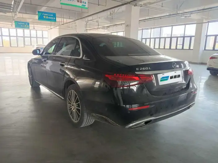 Mercedes-Benz E-Class 2023 Model E 260 L sedan – фото 3