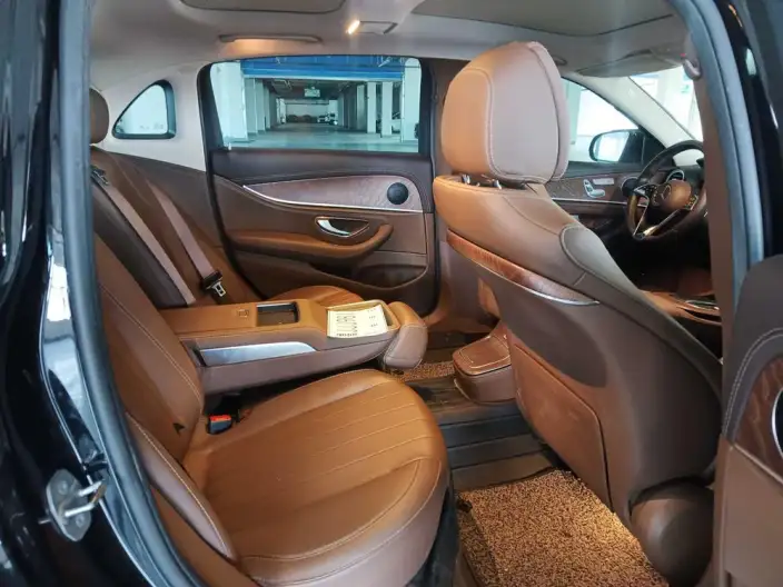 Mercedes-Benz E-Class 2023 Model E 260 L sedan – фото 10