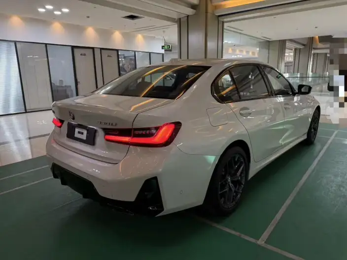 BMW 3 Series 2025 Model 330Li M Sports Night Set – фото 6